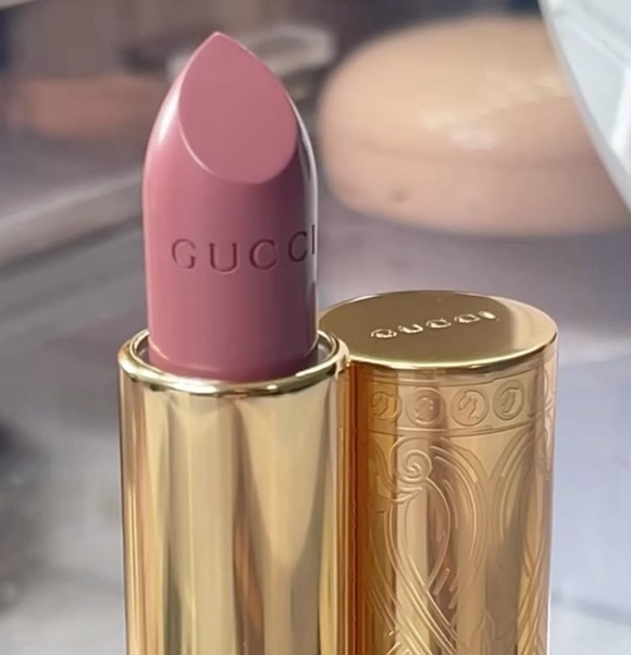 Gucci Other - Gucci Satin Lipstick In 220 Merry Mauve - Cool Mauve Pink